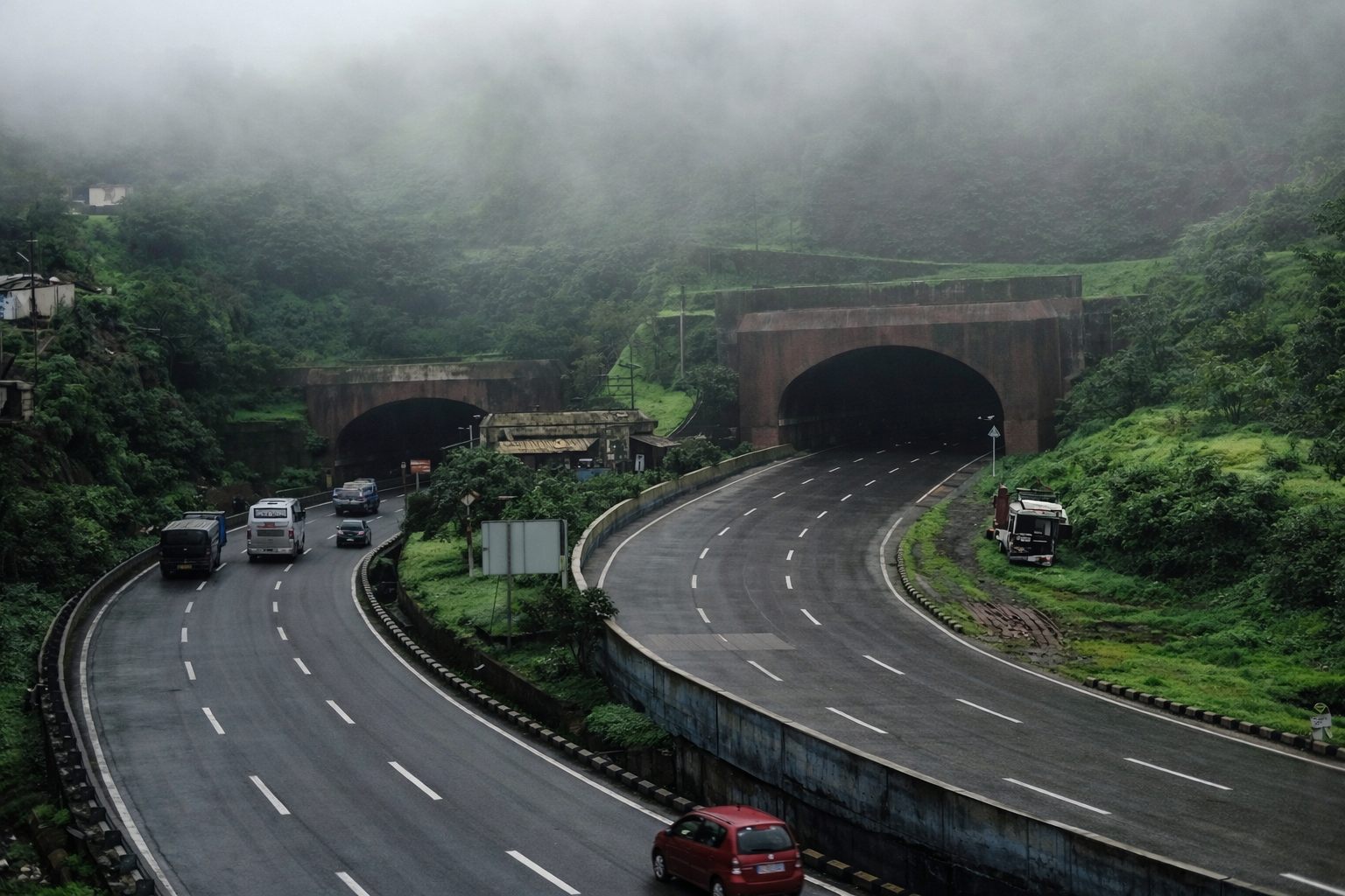 Mumbai Pune expressway tunnel drive